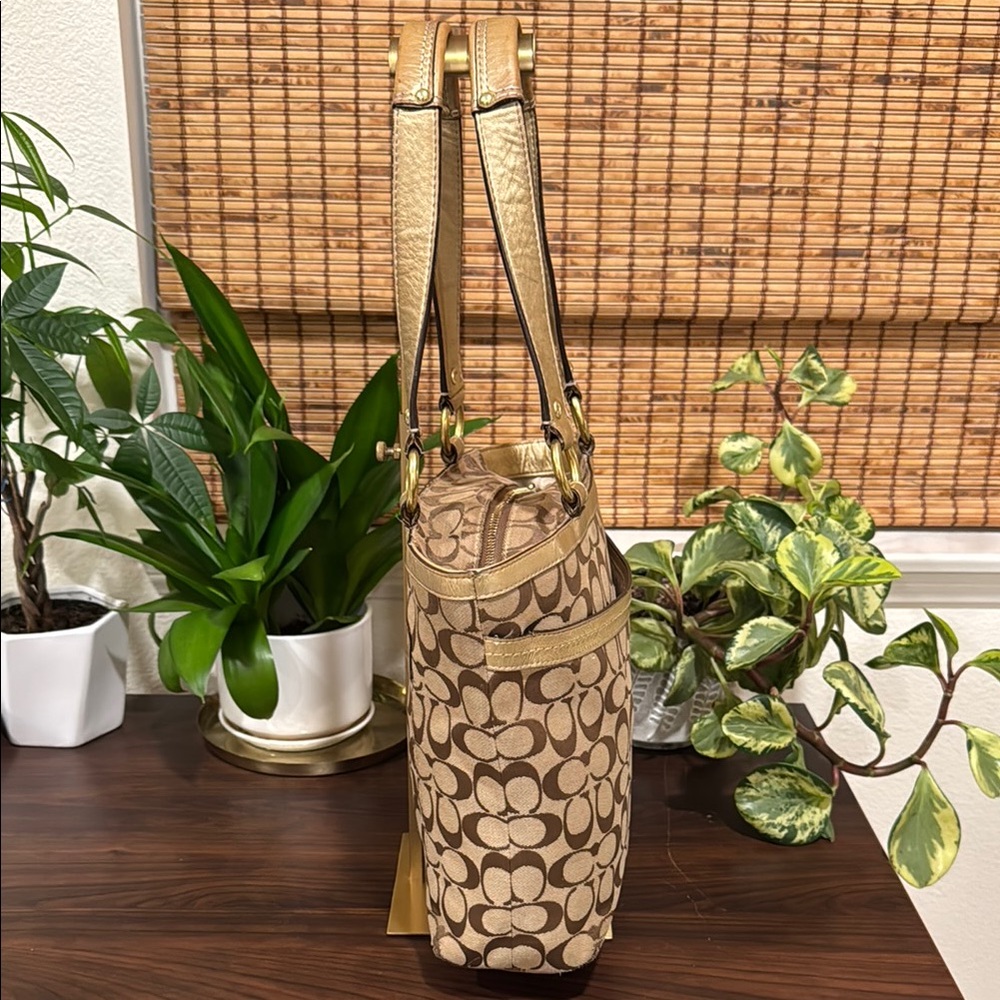 Coach Brown and Gold Shoulder Bag with Signature Pattern - Picture 4 of 10
